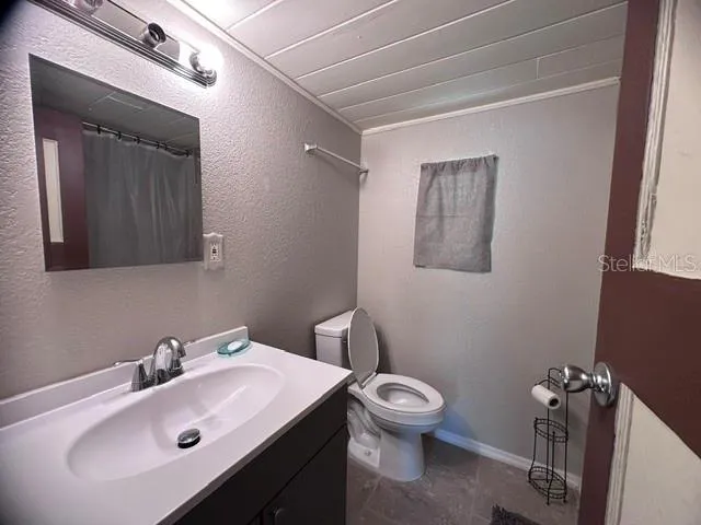 1215 MANOR DRIVE Leesburg, FL 34748