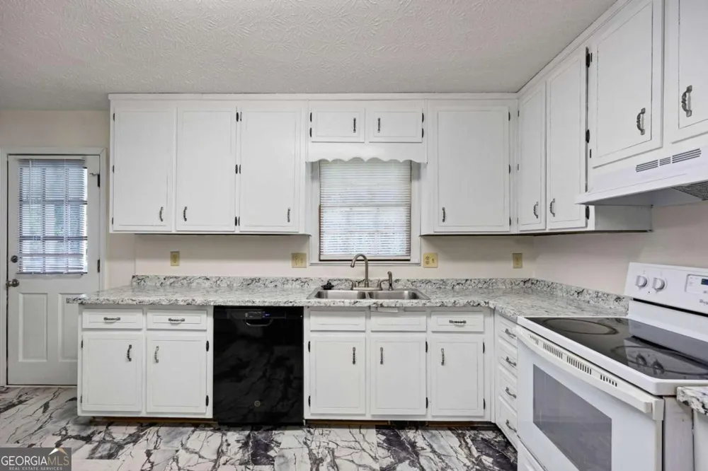 4220 Terrace DR Acworth, GA 30101