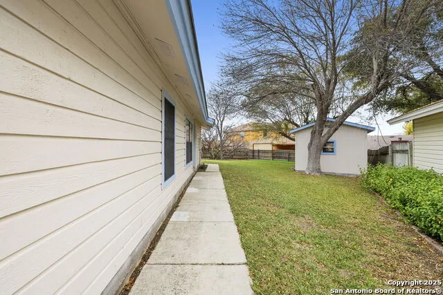 3807 Pine Breeze San Antonio, TX 78247