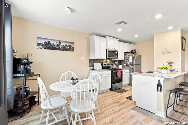 16000 STRATFORD CV Lytle, TX 78052