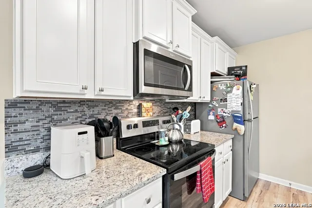 16000 STRATFORD CV Lytle, TX 78052