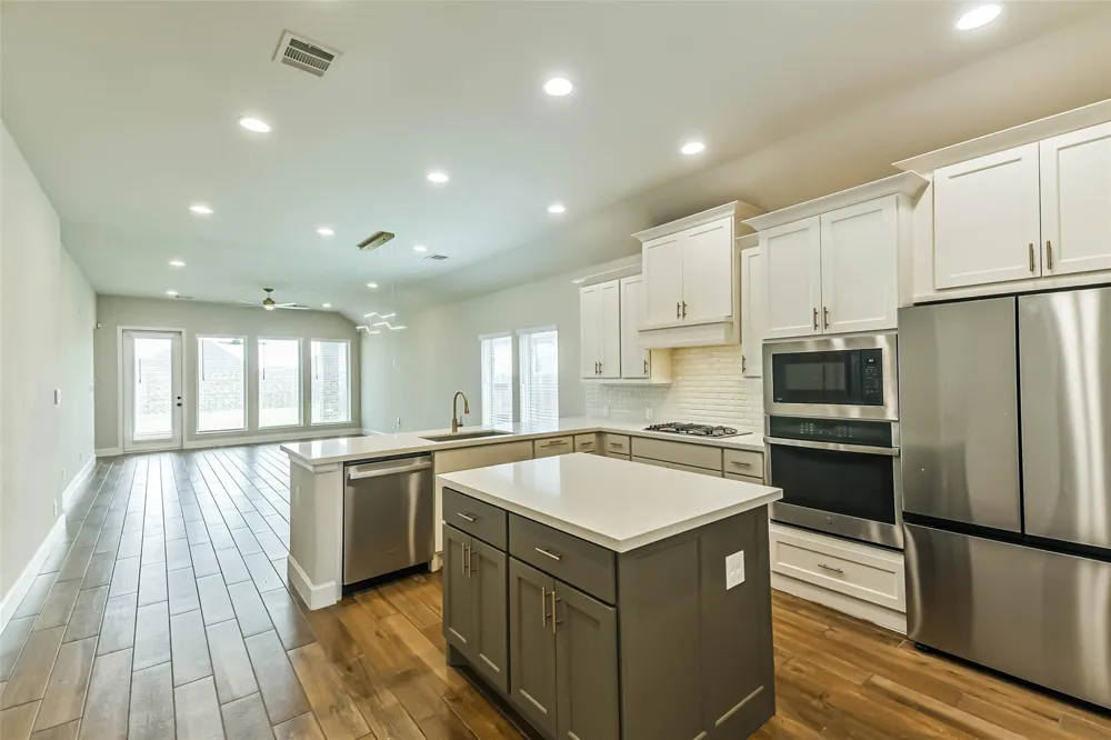 18903 Brego Lane Tomball, TX 77377