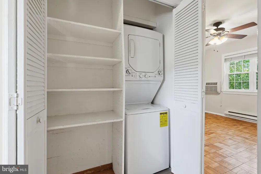 1637 MT EAGLE PLACE Alexandria, VA 22302