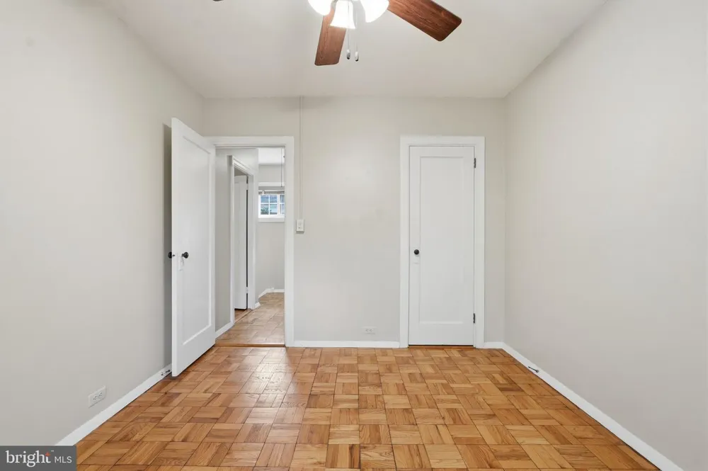 1637 MT EAGLE PLACE Alexandria, VA 22302