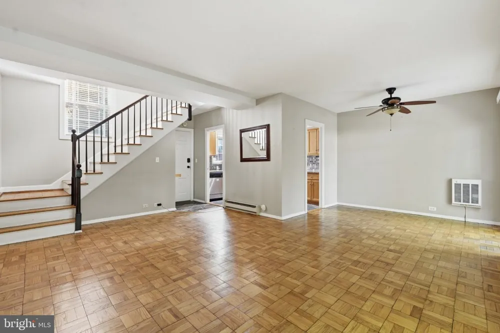 1637 MT EAGLE PLACE Alexandria, VA 22302