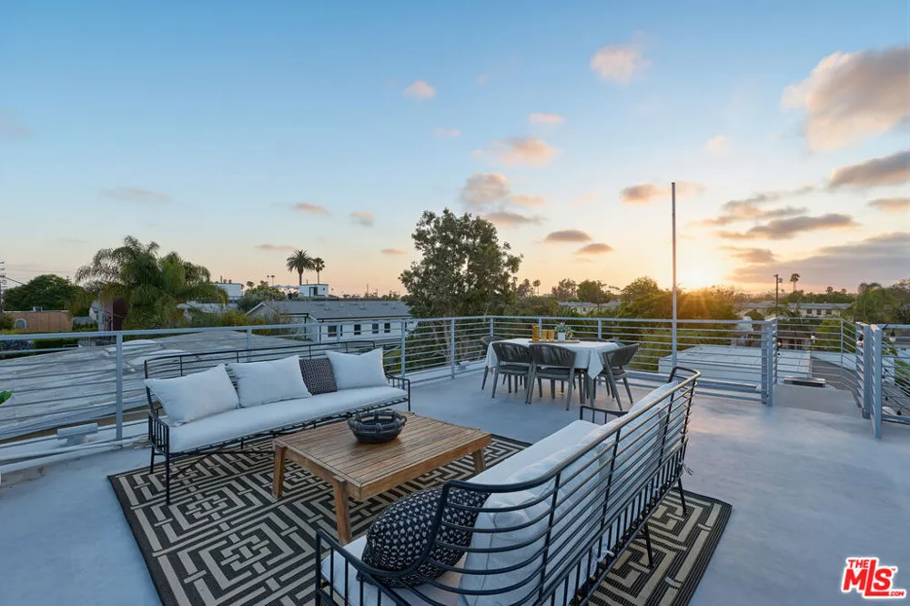 1076 Palms Boulevard Venice, CA 90291