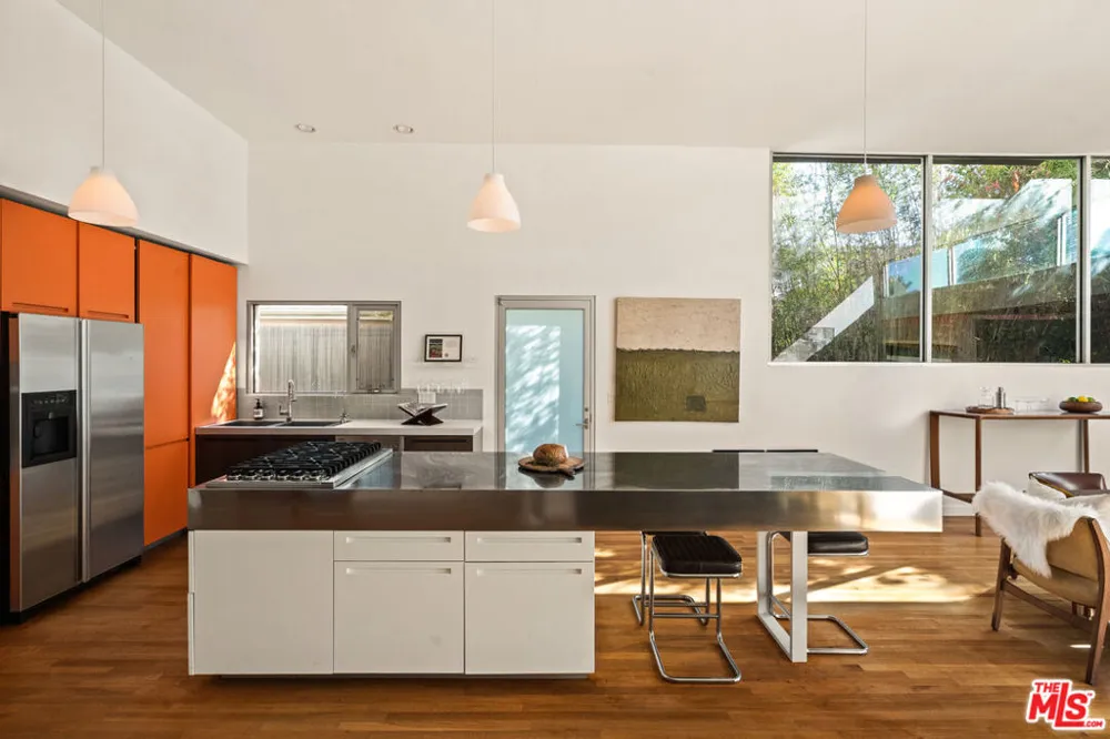 1076 Palms Boulevard Venice, CA 90291