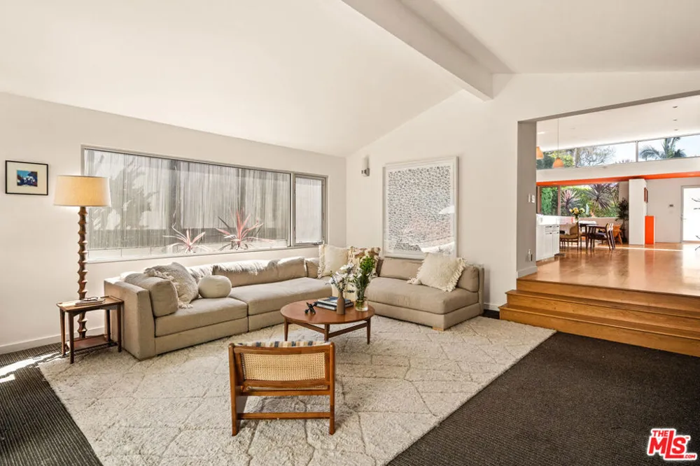 1076 Palms Boulevard Venice, CA 90291