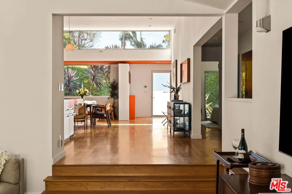 1076 Palms Boulevard Venice, CA 90291