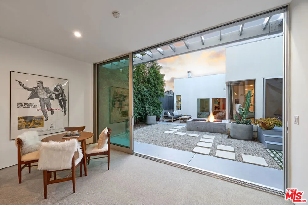 1076 Palms Boulevard Venice, CA 90291