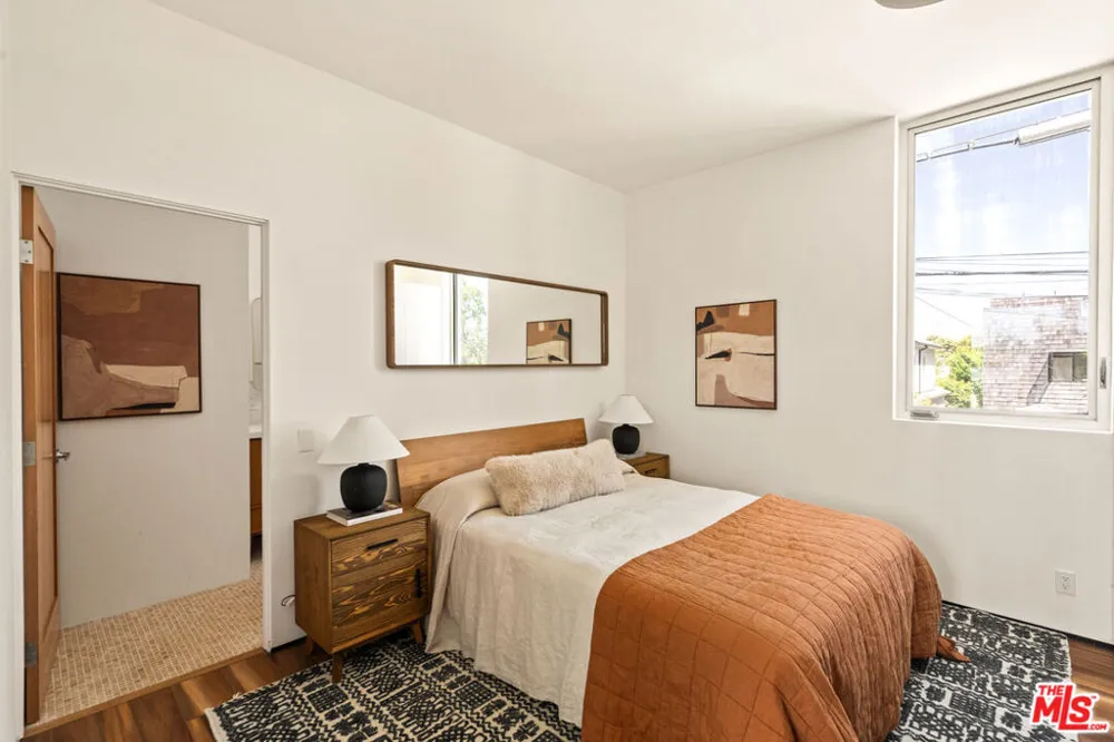 1076 Palms Boulevard Venice, CA 90291