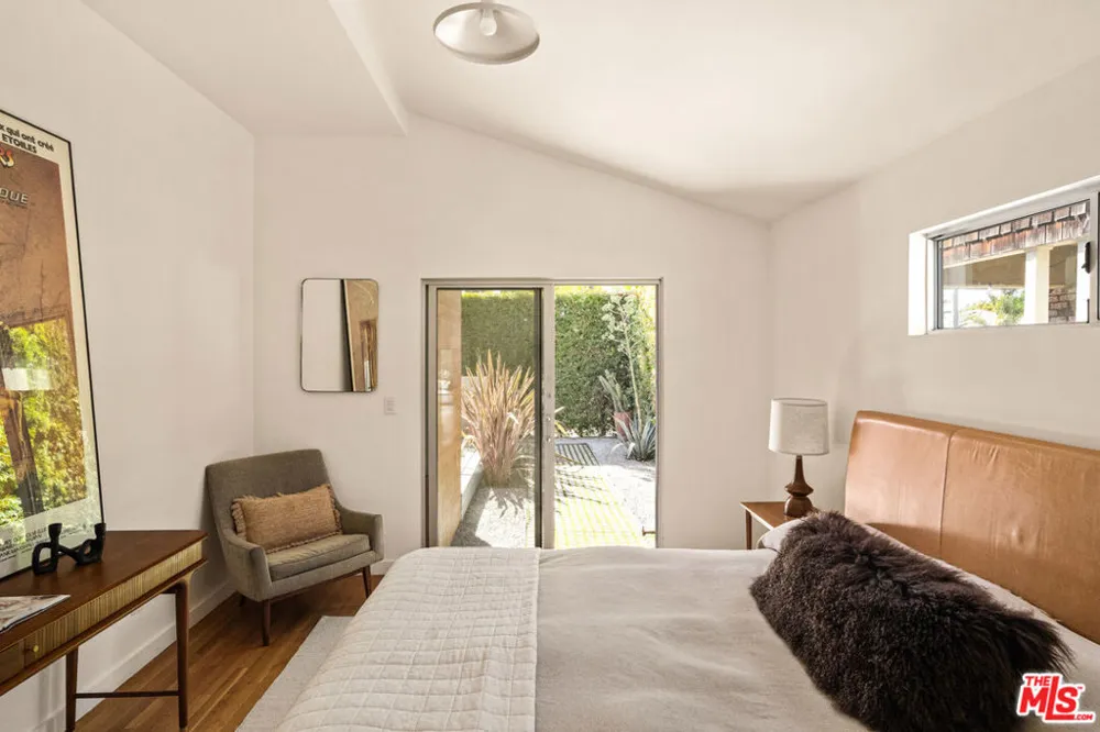 1076 Palms Boulevard Venice, CA 90291