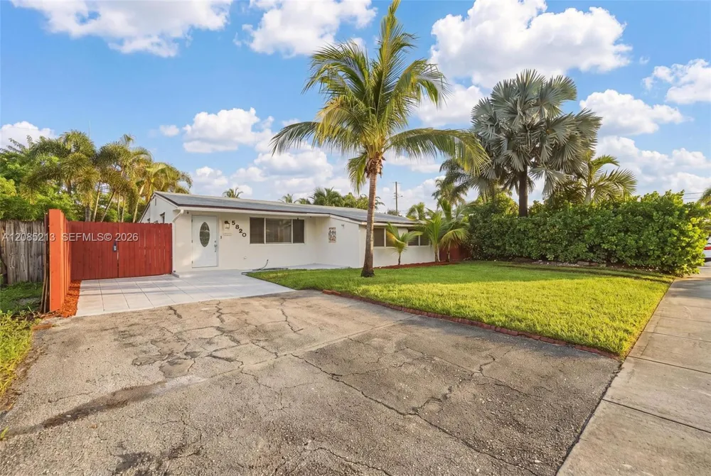 5820 NE 2nd Ave Oakland Park, FL 33334