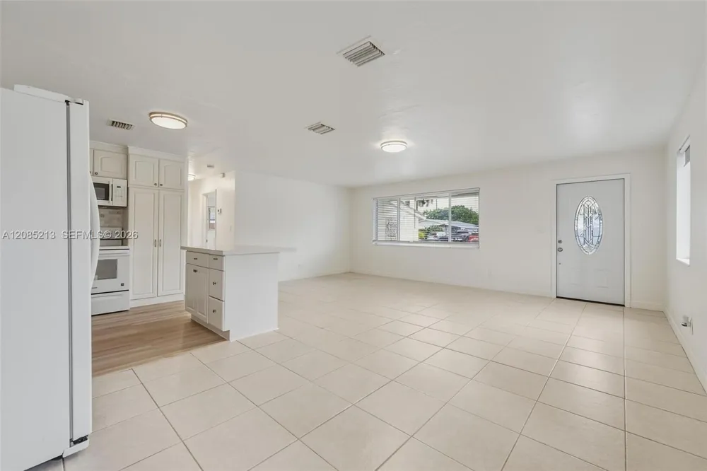 5820 NE 2nd Ave Oakland Park, FL 33334