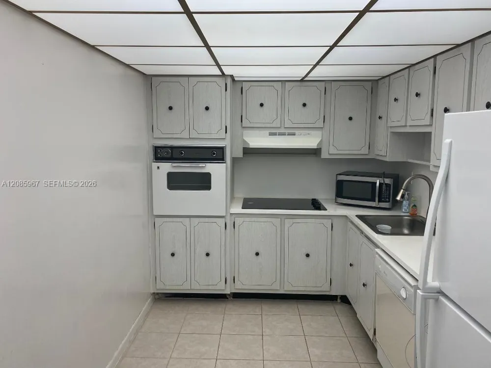 19380 Collins Ave #1025 Sunny Isles Beach, FL 33160