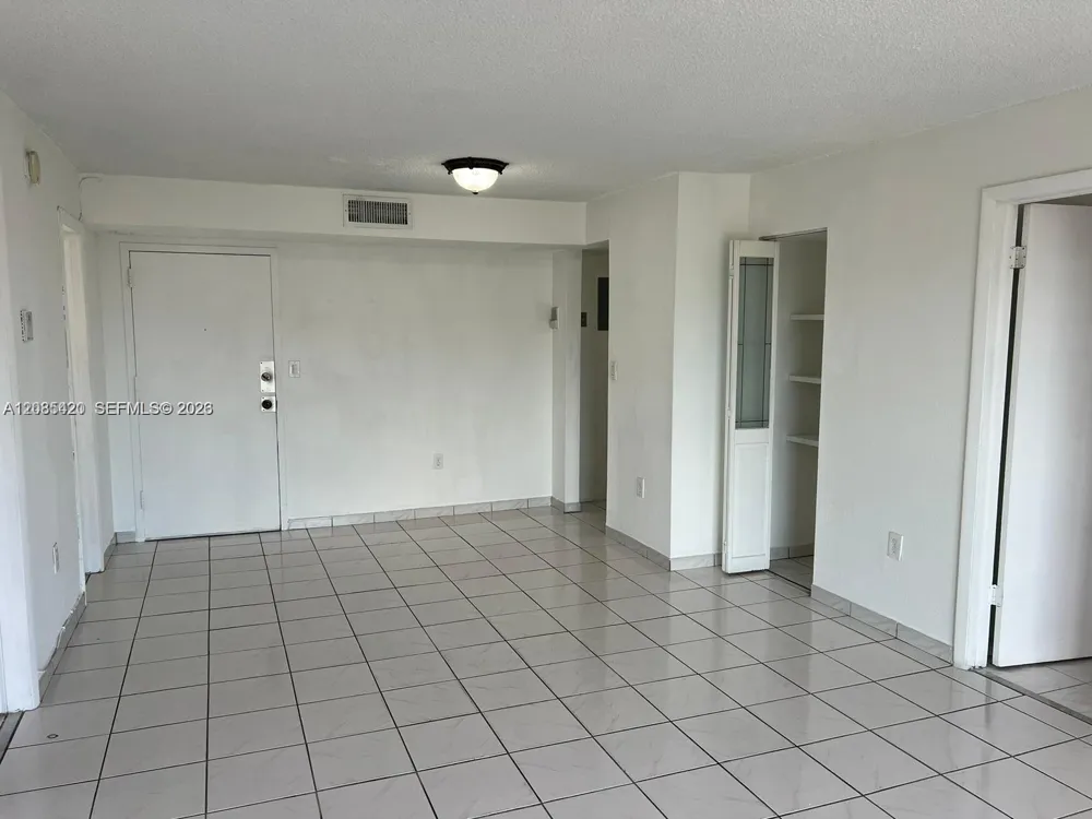 4717 NW 7th St #707-10 Miami, FL 33126