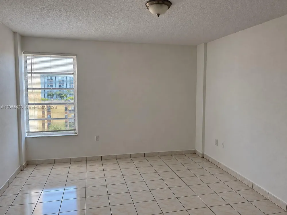 4717 NW 7th St #707-10 Miami, FL 33126