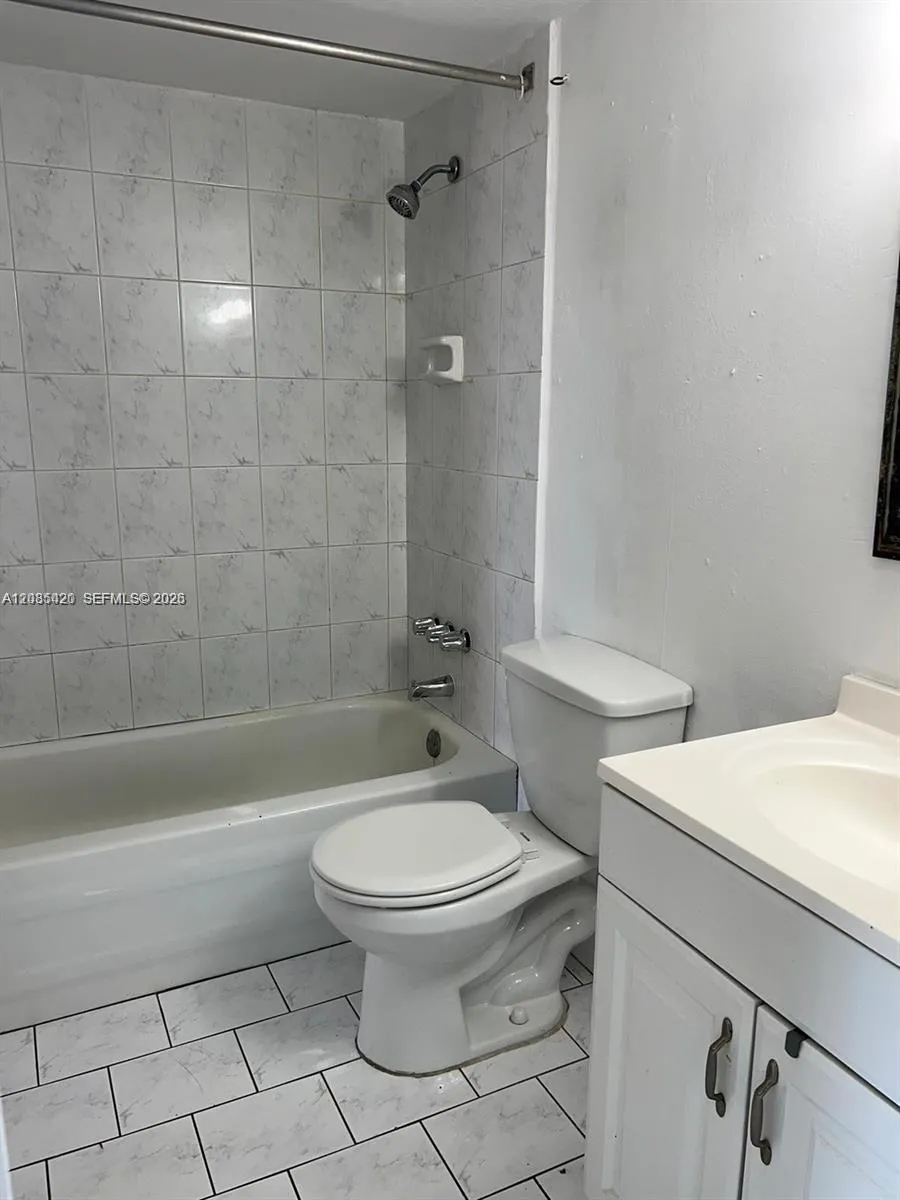 4717 NW 7th St #707-10 Miami, FL 33126
