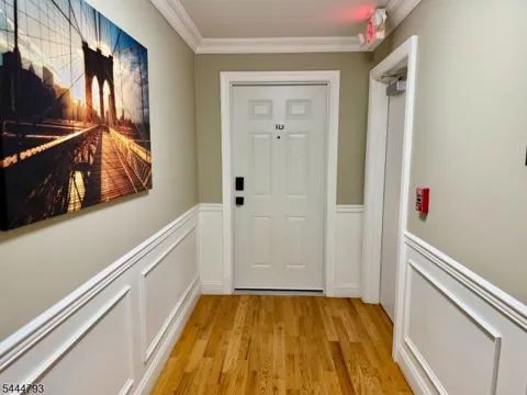 381 Communipaw Ave #1b Unit 1b
