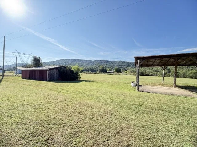 3852 Payne Cove Rd Pelham, TN 37366