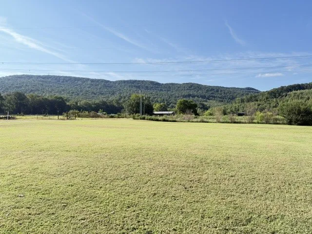 3852 Payne Cove Rd Pelham, TN 37366