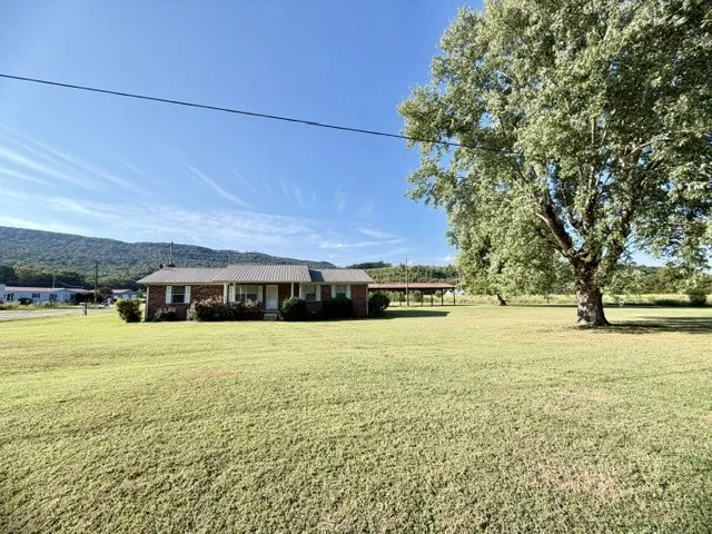 3852 Payne Cove Rd Pelham, TN 37366