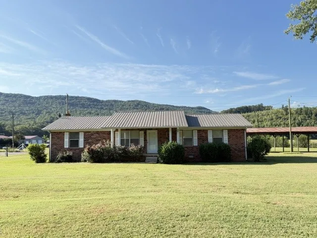 3852 Payne Cove Rd Pelham, TN 37366