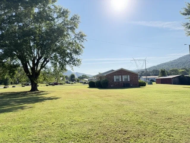 3852 Payne Cove Rd Pelham, TN 37366