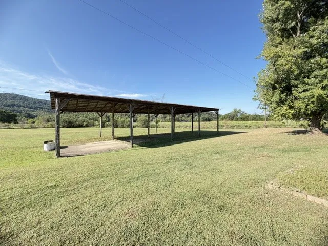 3852 Payne Cove Rd Pelham, TN 37366