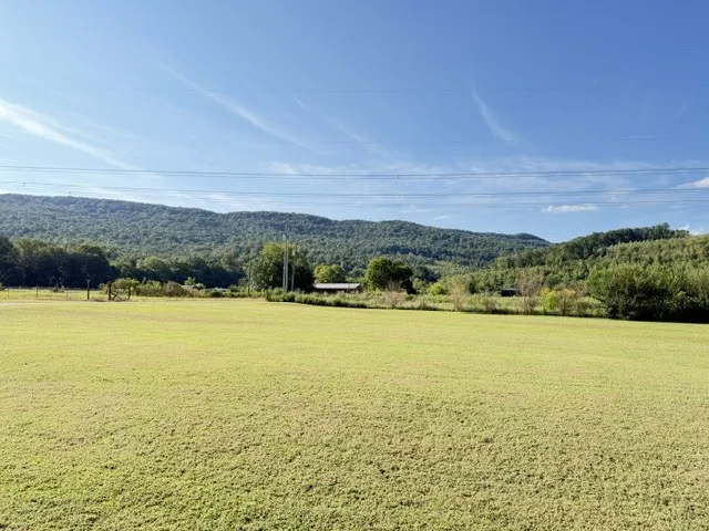 3852 Payne Cove Rd Pelham, TN 37366