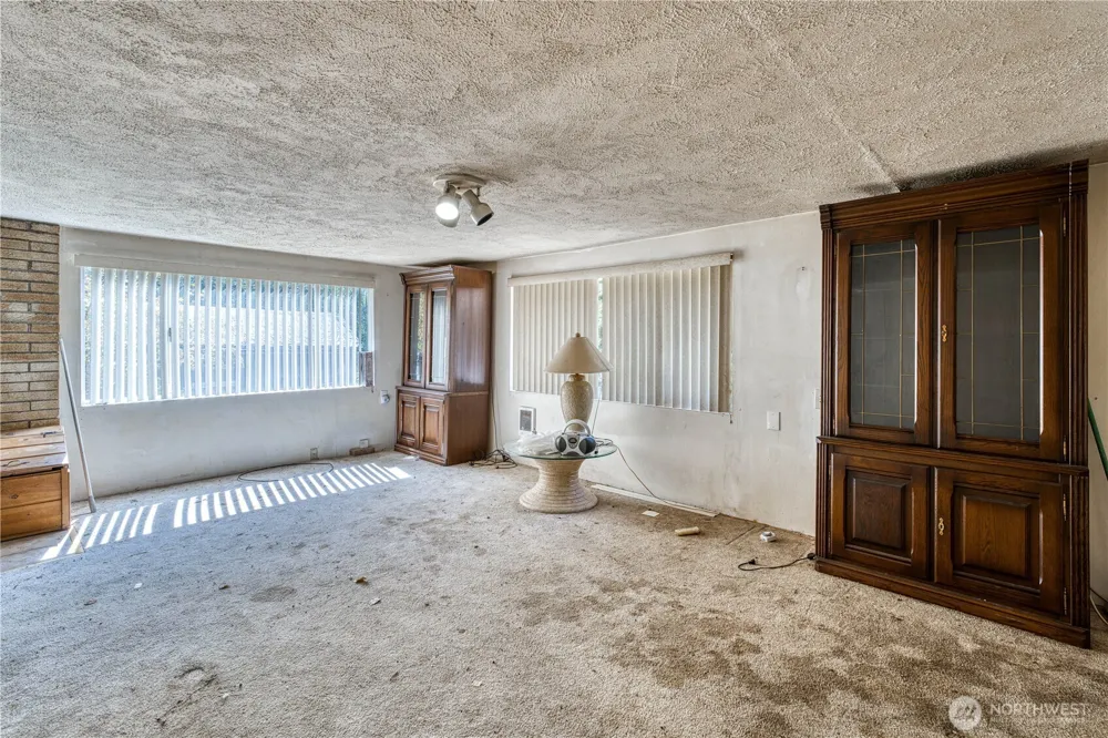 6015 Whitmore Drive NW Gig Harbor, WA 98335