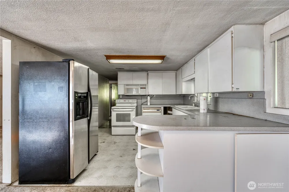 6015 Whitmore Drive NW Gig Harbor, WA 98335