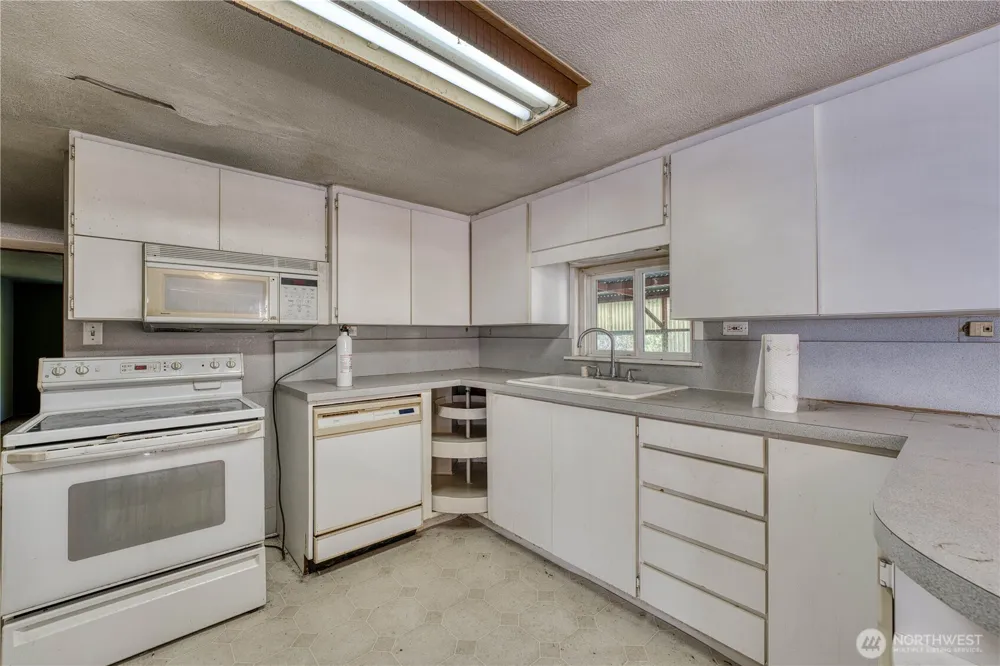 6015 Whitmore Drive NW Gig Harbor, WA 98335