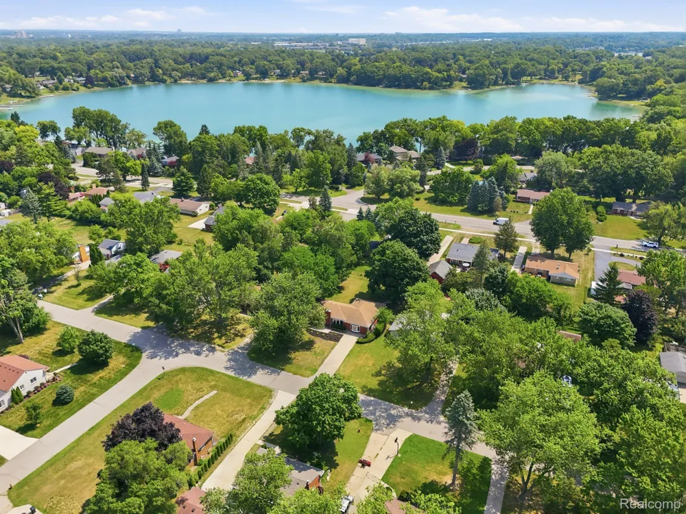 2313 Saint Joseph Street West Bloomfield Charter Township, MI 48324