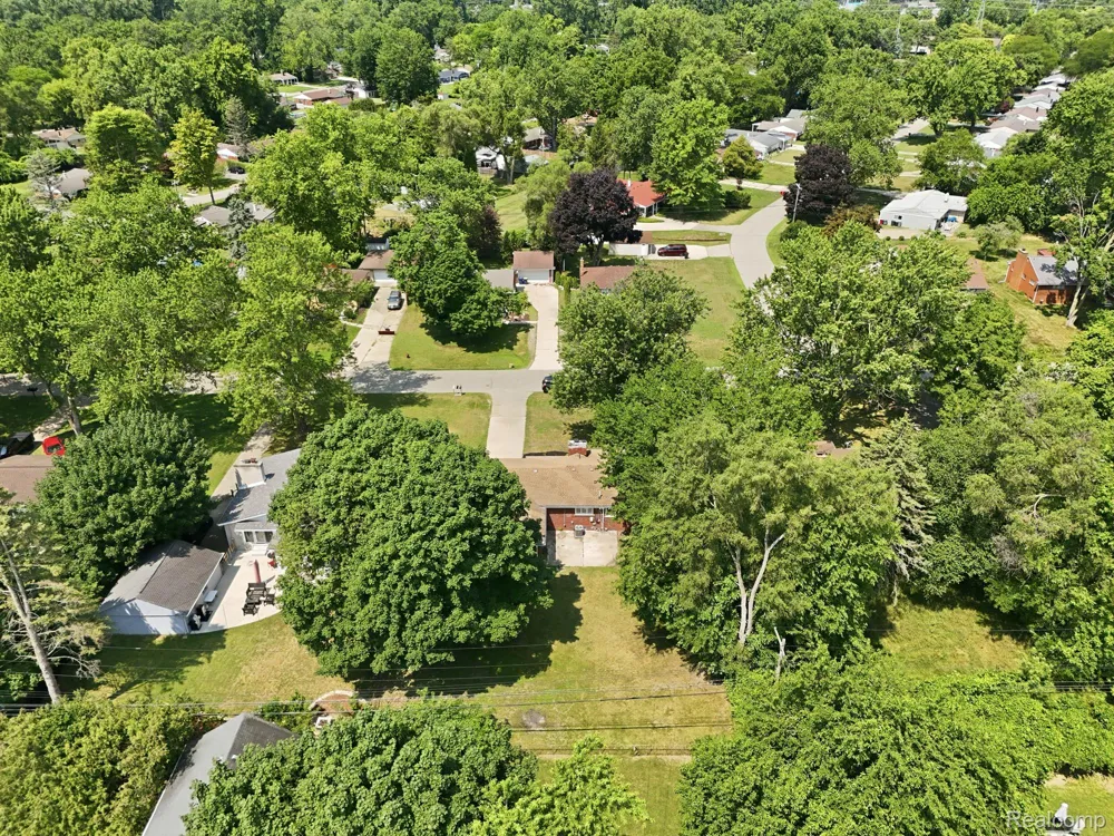 2313 Saint Joseph Street West Bloomfield Charter Township, MI 48324