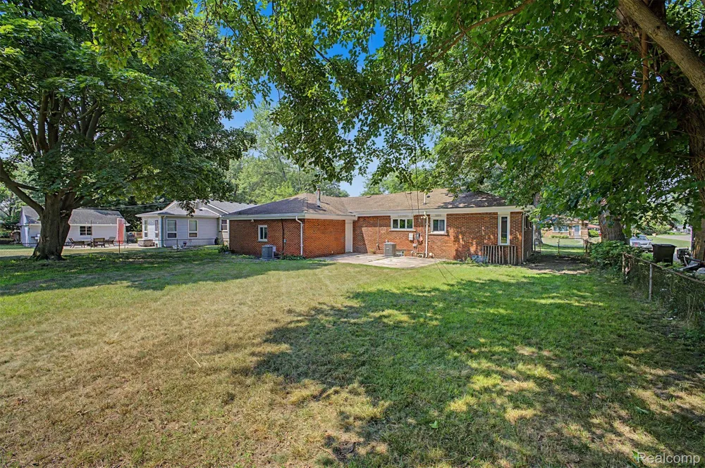 2313 Saint Joseph Street West Bloomfield Charter Township, MI 48324
