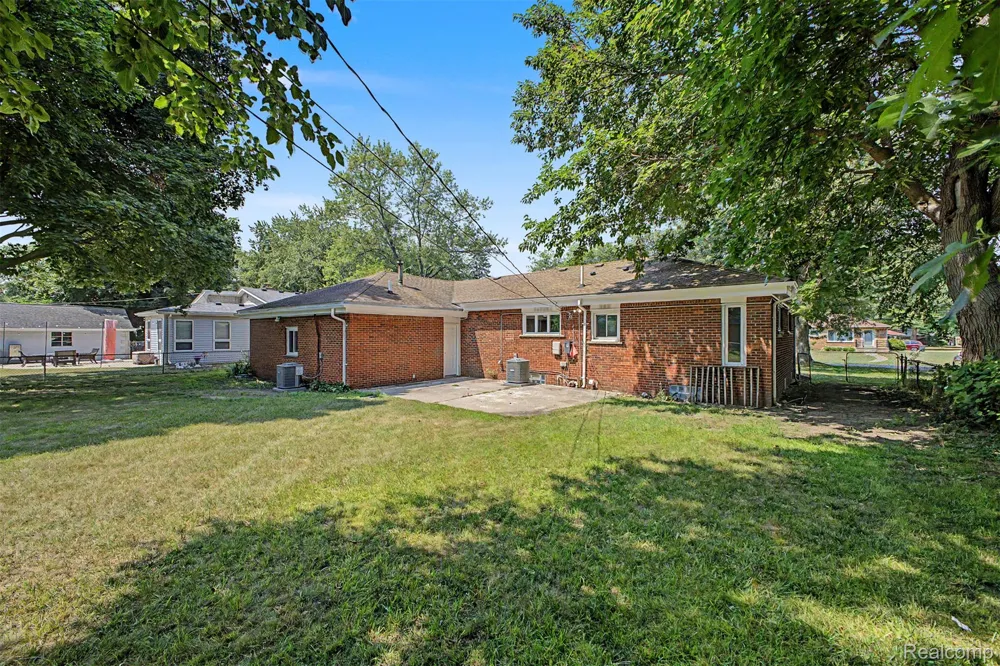 2313 Saint Joseph Street West Bloomfield Charter Township, MI 48324