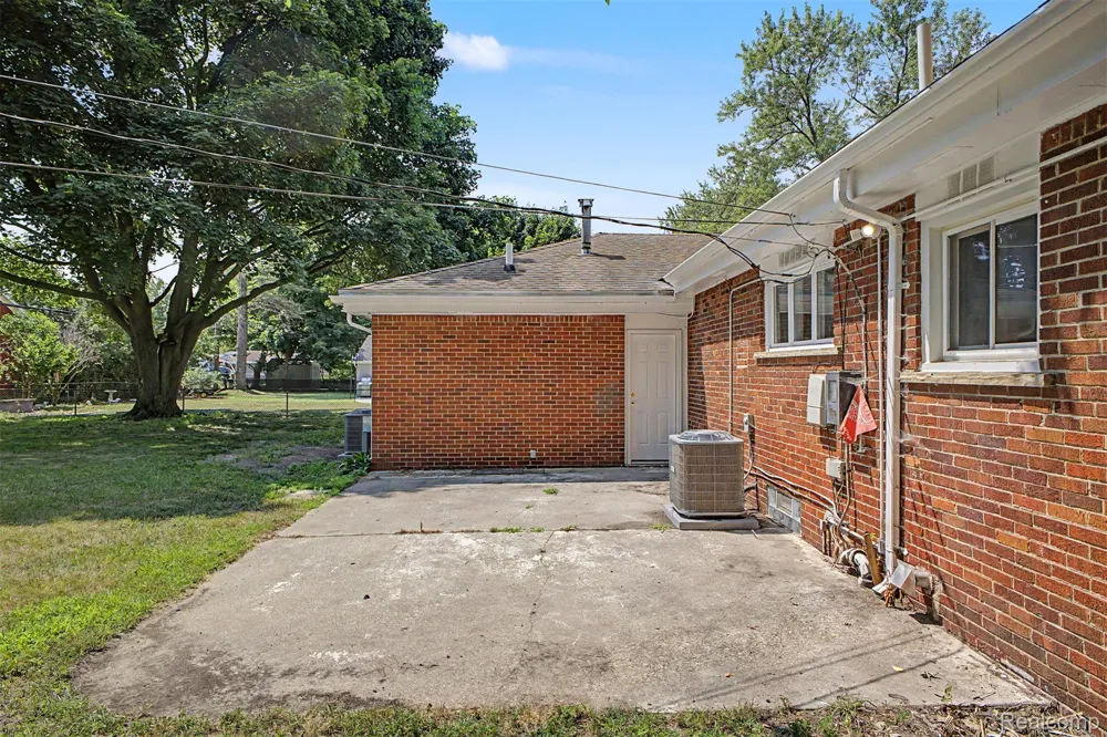 2313 Saint Joseph Street West Bloomfield Charter Township, MI 48324
