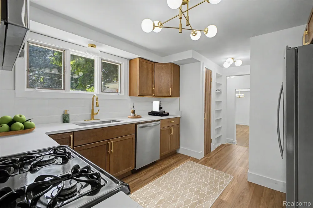 2313 Saint Joseph Street West Bloomfield Charter Township, MI 48324