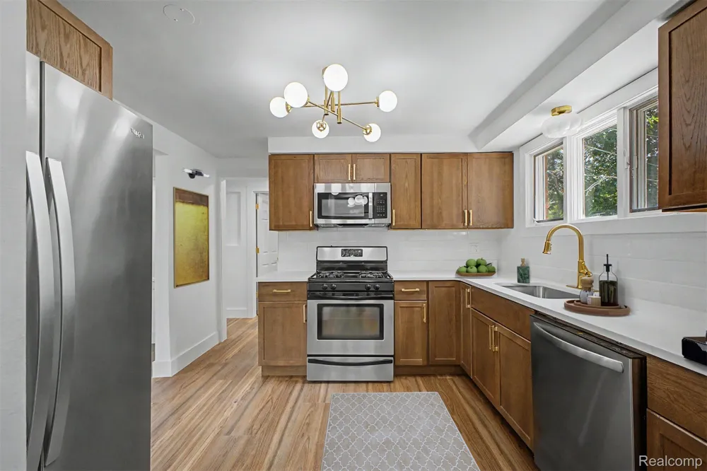 2313 Saint Joseph Street West Bloomfield Charter Township, MI 48324