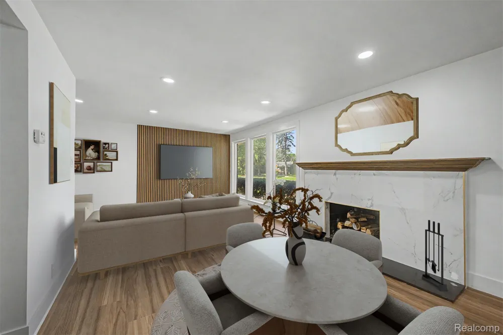 2313 Saint Joseph Street West Bloomfield Charter Township, MI 48324