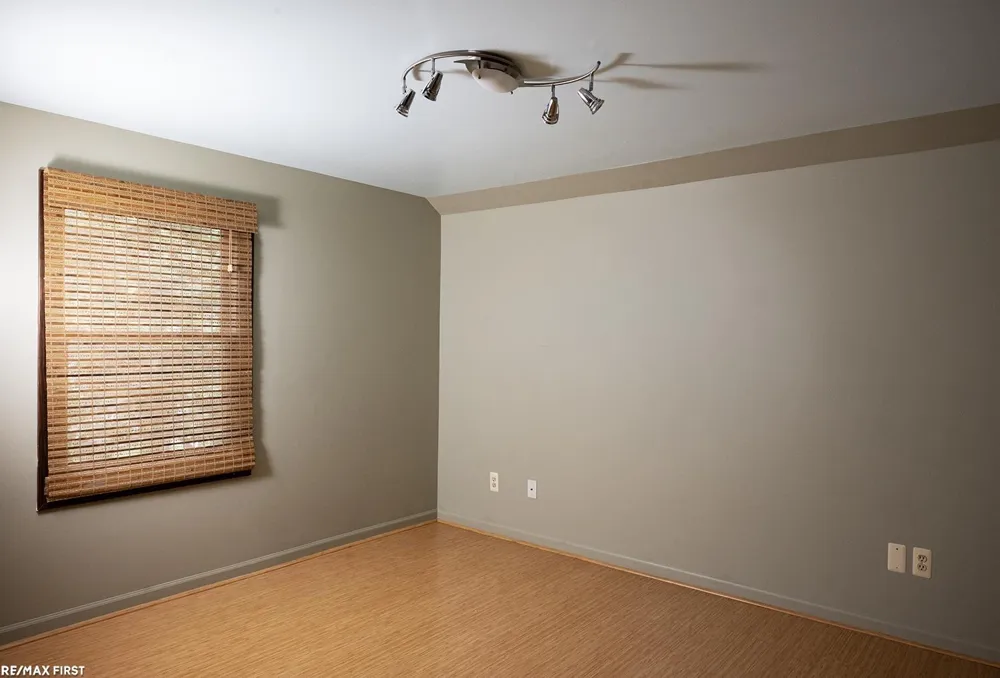 48315 Walden Road Macomb Township, MI 48044