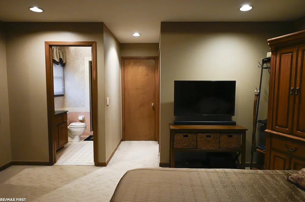 48315 Walden Road Macomb Township, MI 48044
