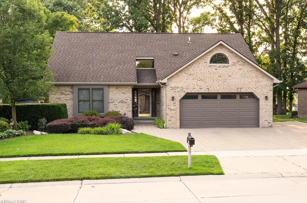 48315 Walden Road Macomb Township, MI 48044