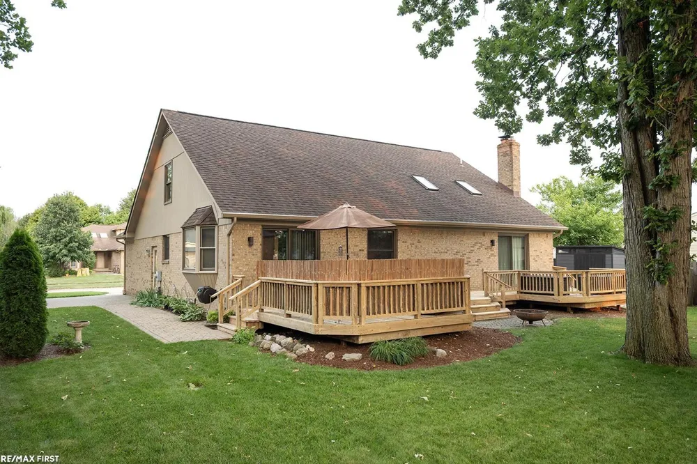 48315 Walden Road Macomb Township, MI 48044