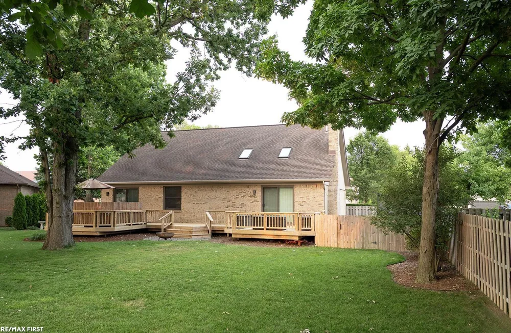 48315 Walden Road Macomb Township, MI 48044