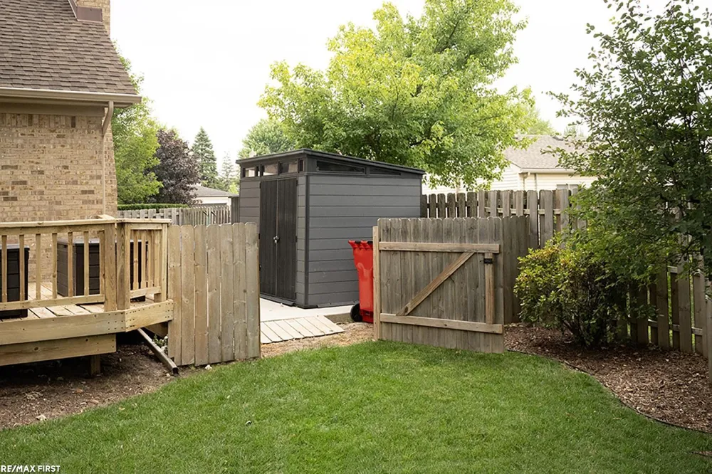 48315 Walden Road Macomb Township, MI 48044