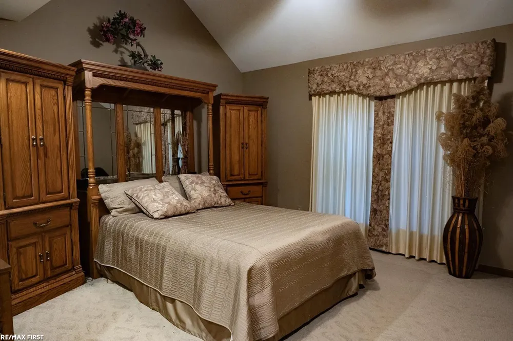 48315 Walden Road Macomb Township, MI 48044