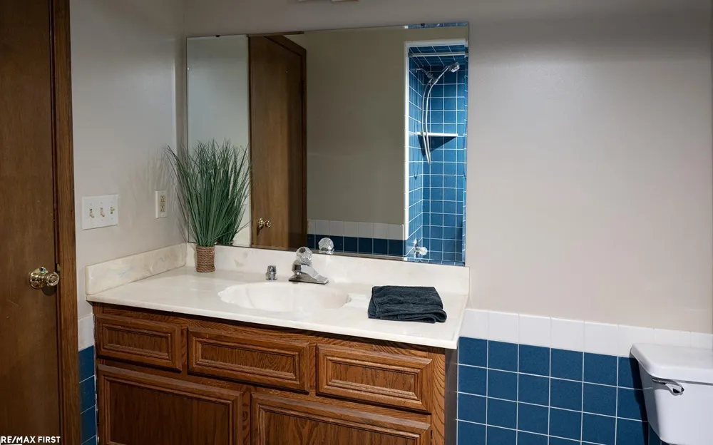 48315 Walden Road Macomb Township, MI 48044