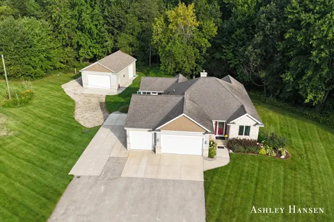 8289 Tiffany Avenue NE